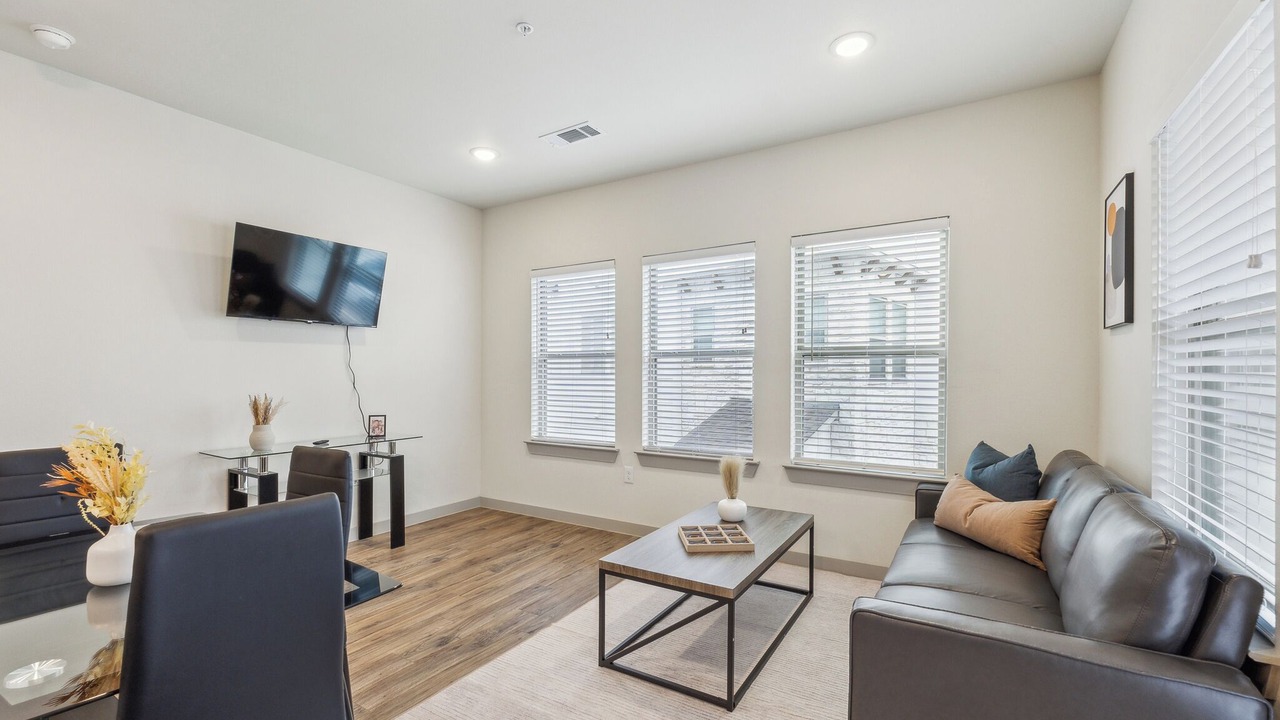 Photo of Livingroom in Cleburne