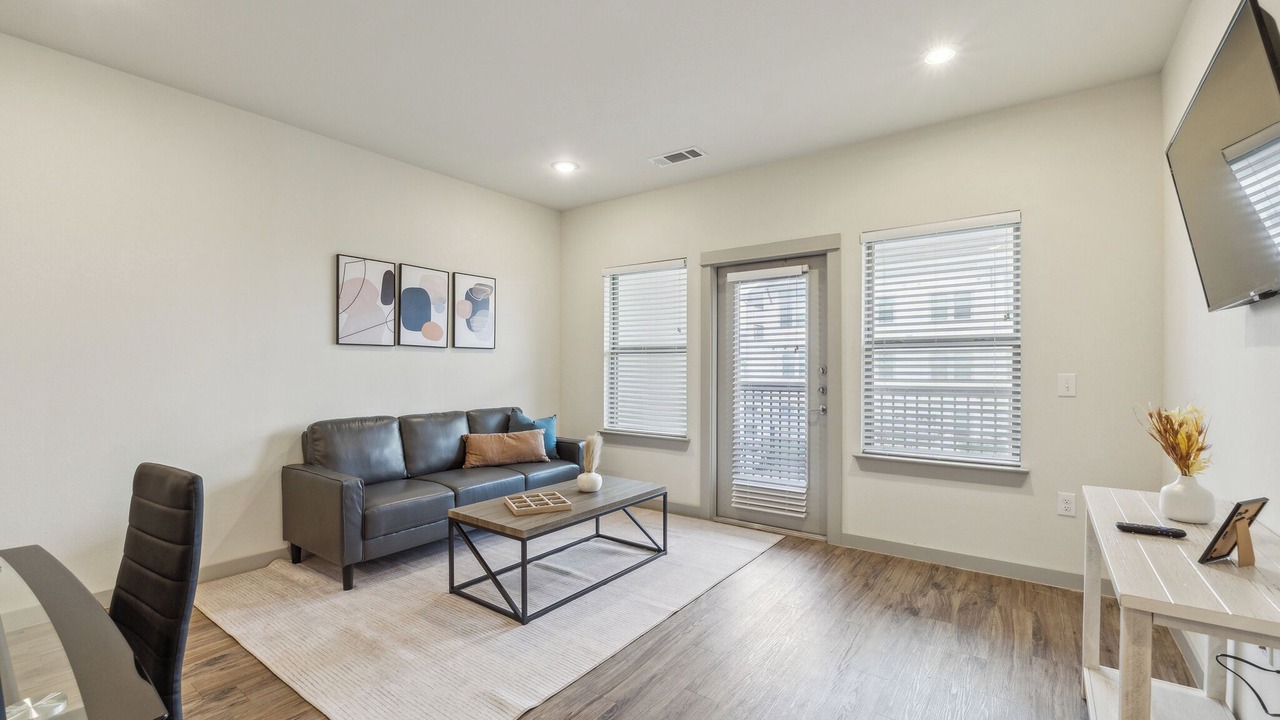 Photo of Livingroom in Cleburne