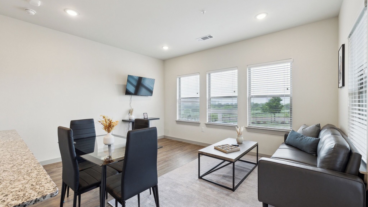 Photo of Livingroom in Cleburne