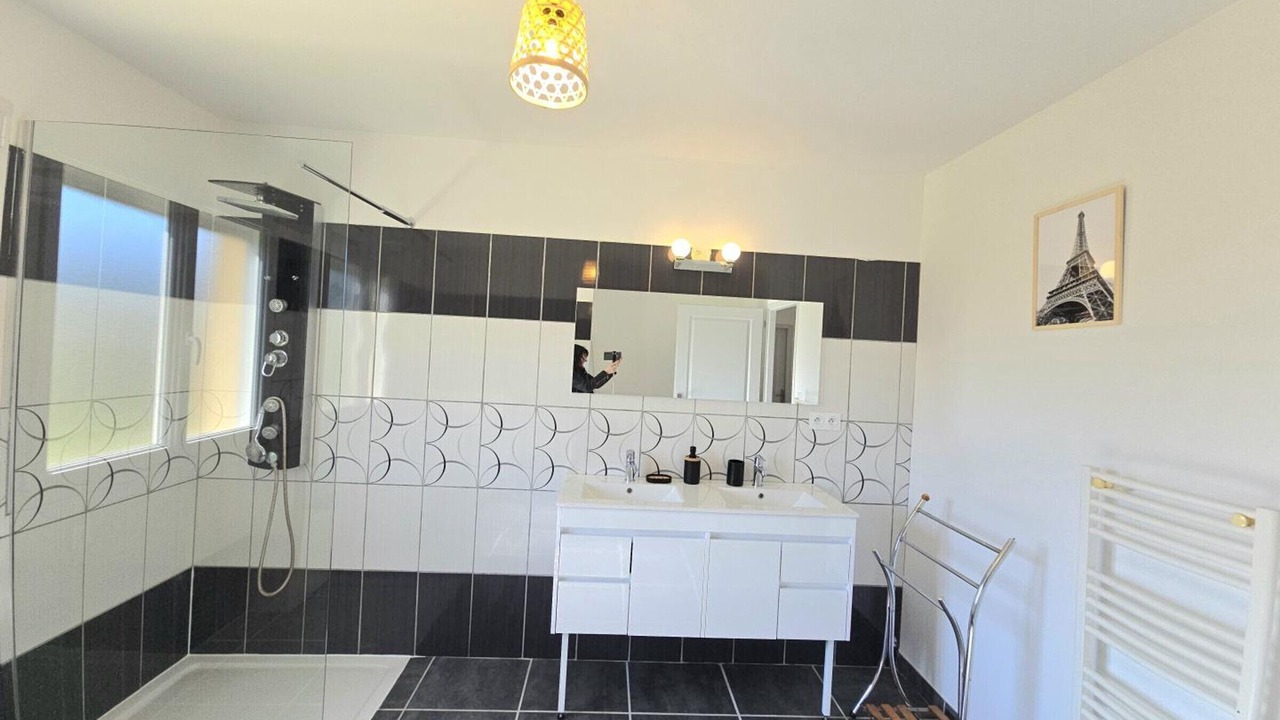 Photo of Bathroom in Sainte-Sabine-Born