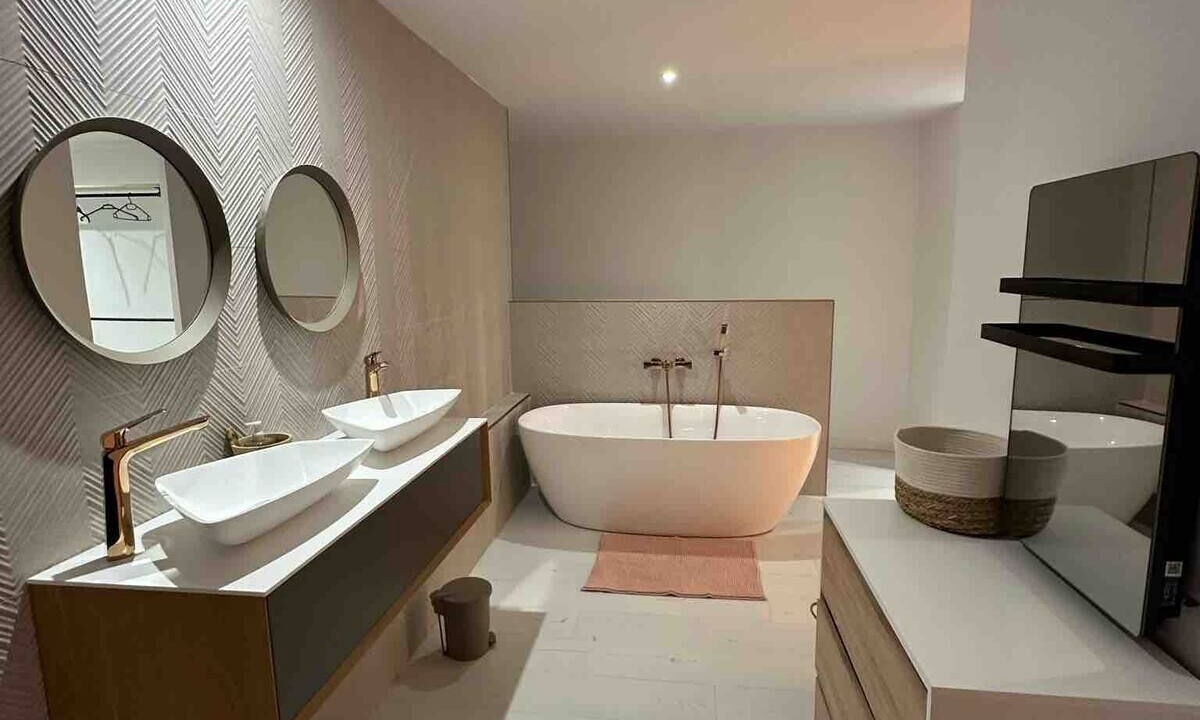 Photo of Bathroom in Tavel