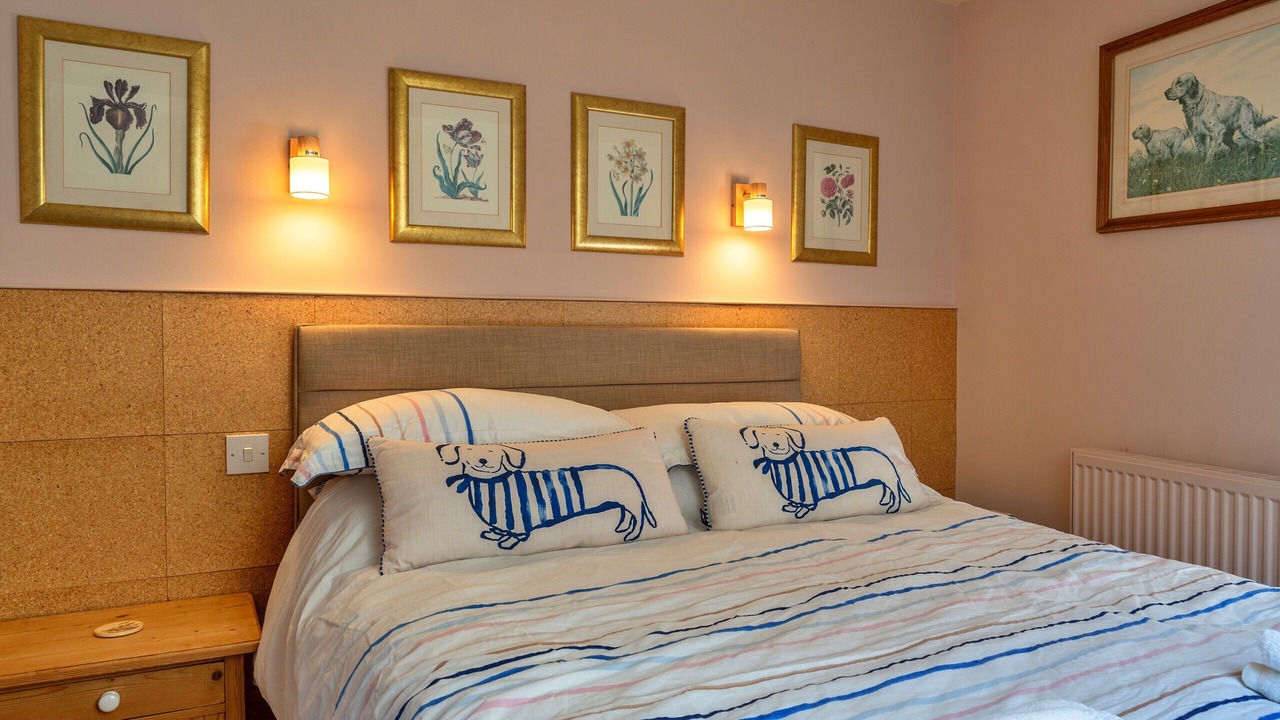 Photo of Bedroom in Bovey Tracey