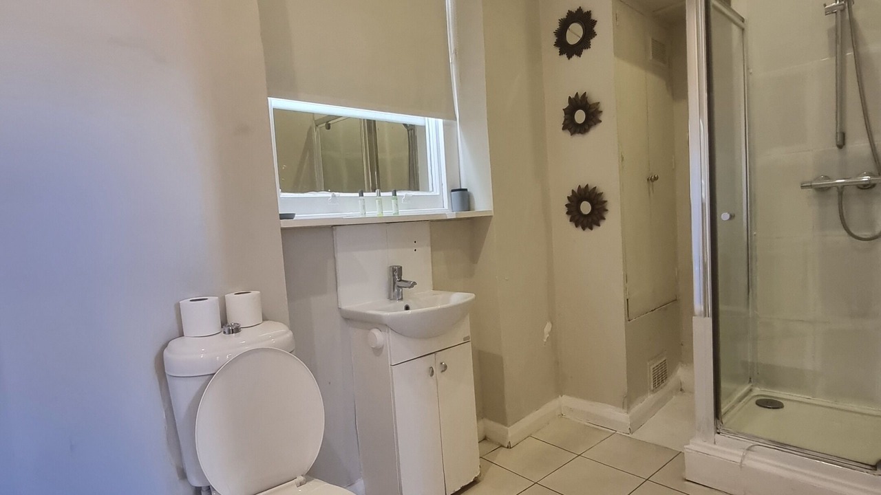 Photo of Bathroom in Kennington