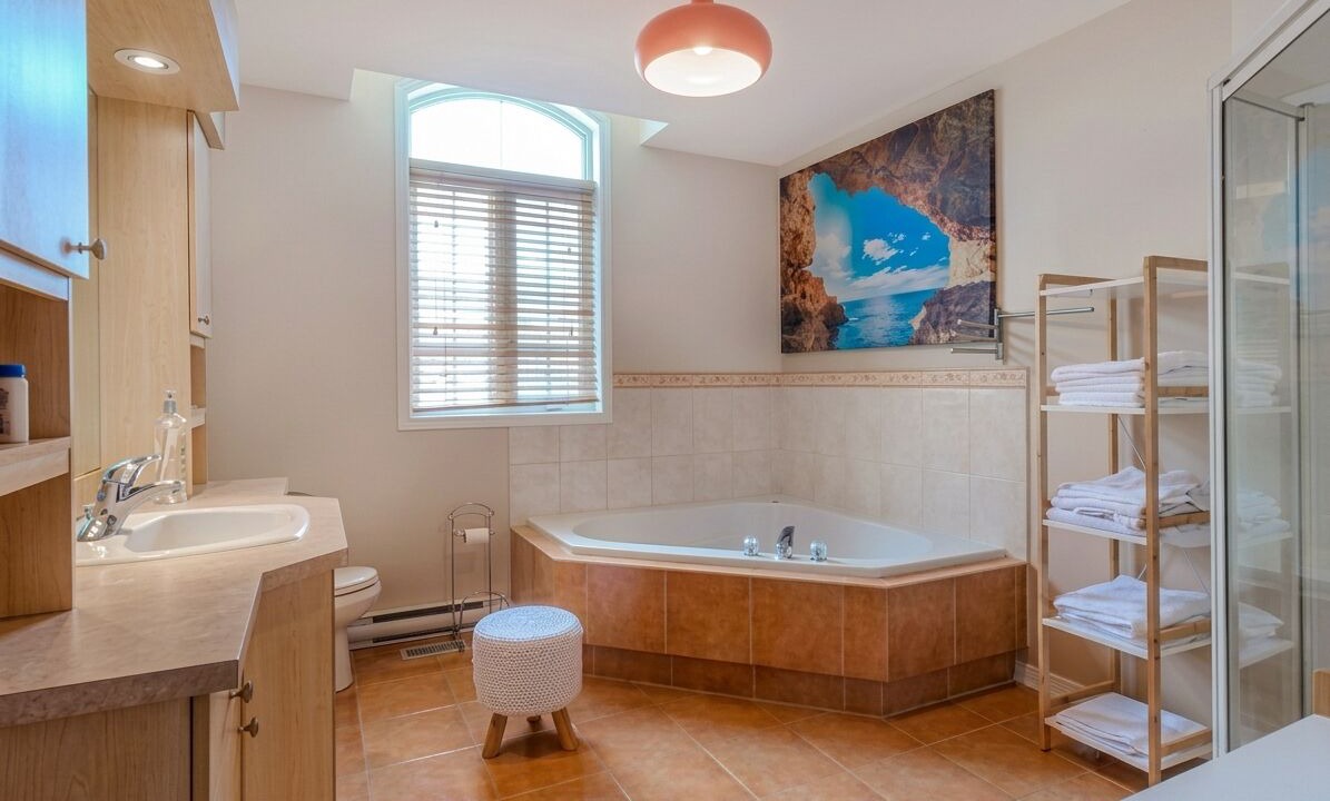 Photo of Bathroom in Pincourt