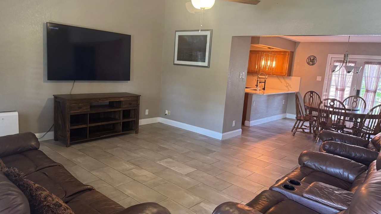 Photo of Livingroom in Adkins