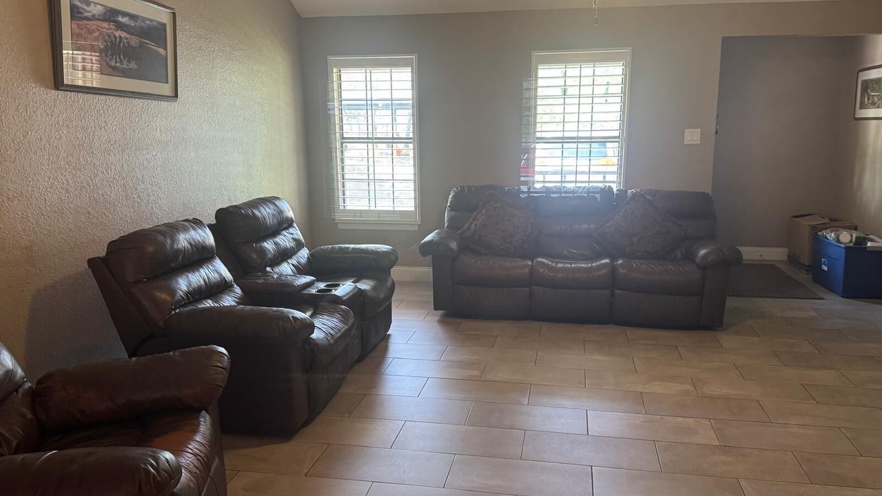 Photo of Livingroom in Adkins
