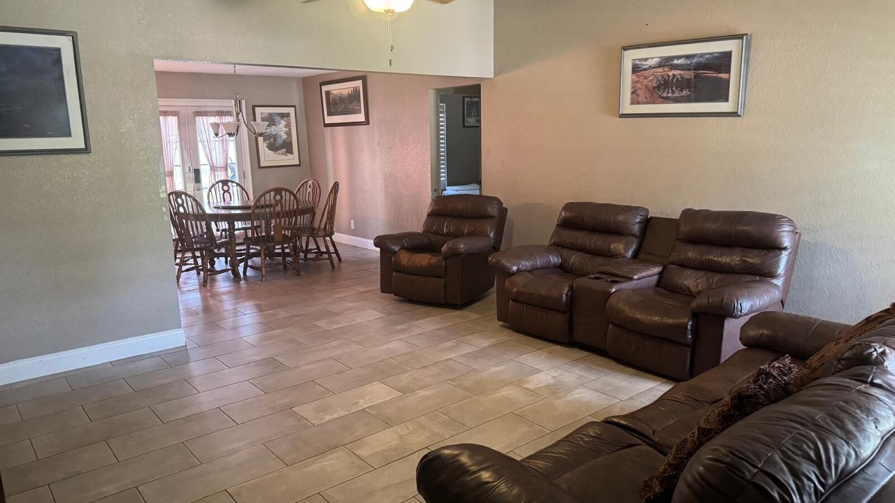 Photo of Livingroom in Adkins