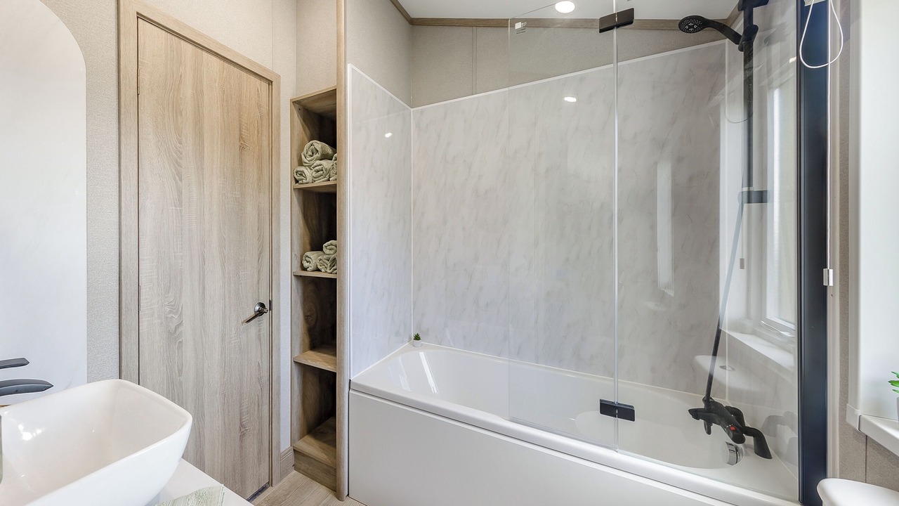 Photo of Bathroom in Llanrhystud