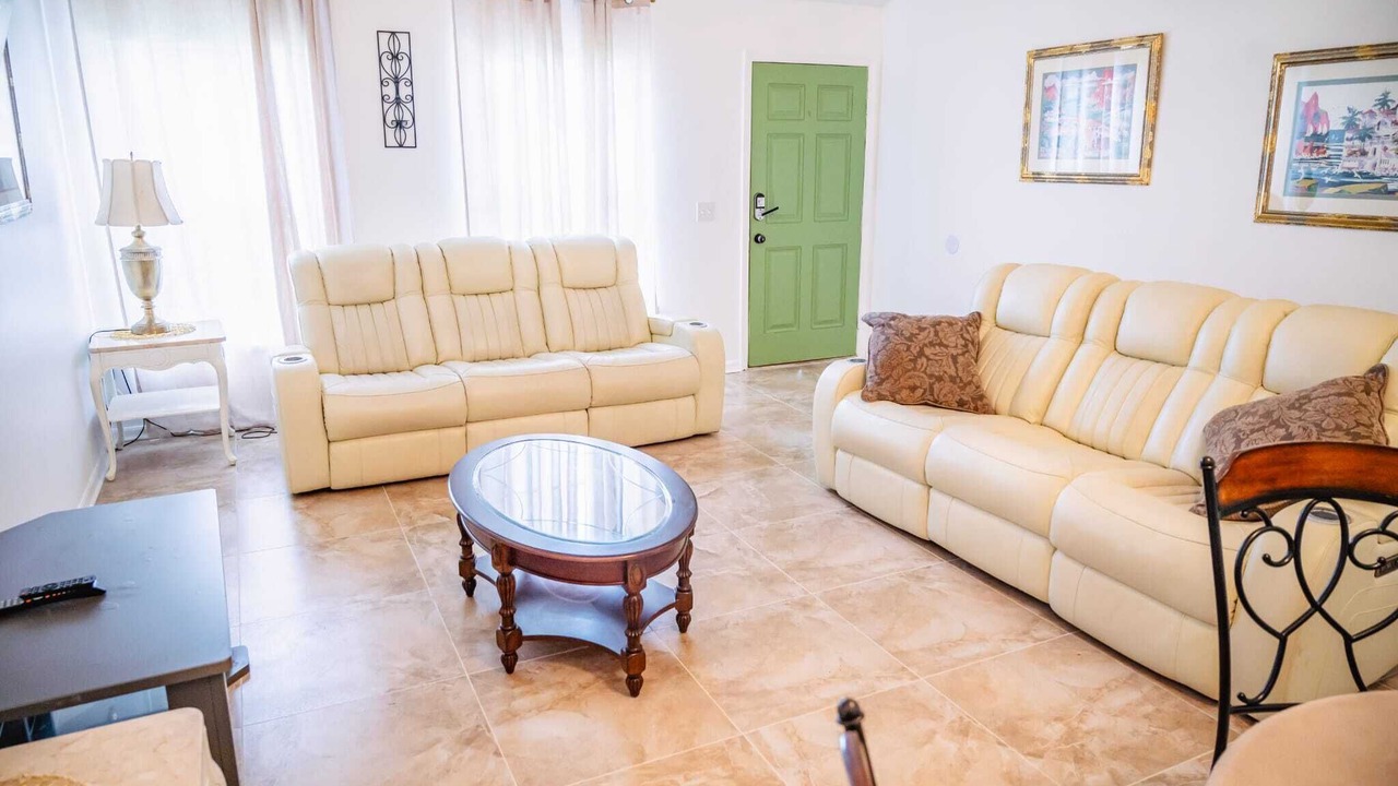 Photo of Livingroom in Biscayne