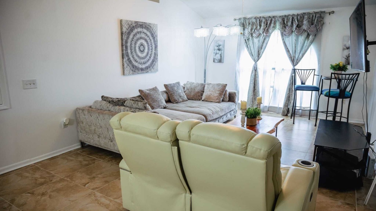 Photo of Livingroom in Biscayne
