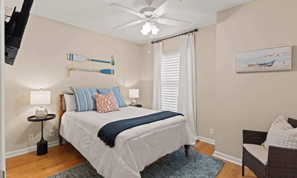 Photo of Bedroom in Demere Park