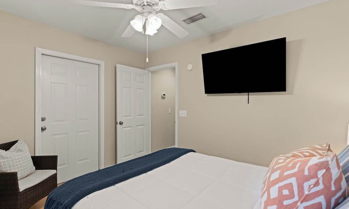 Photo of Bedroom in Demere Park