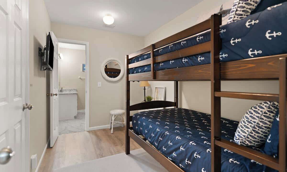 Photo of Bedroom in Demere Park