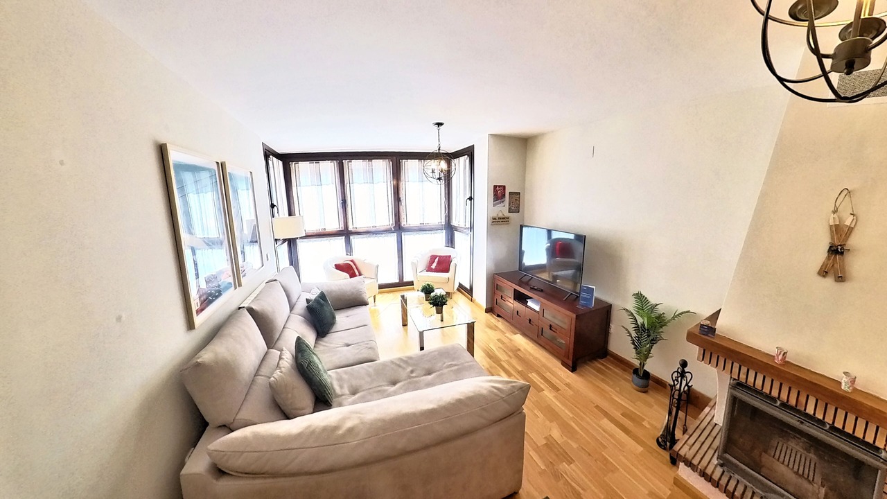 Photo of Livingroom in Escarrilla