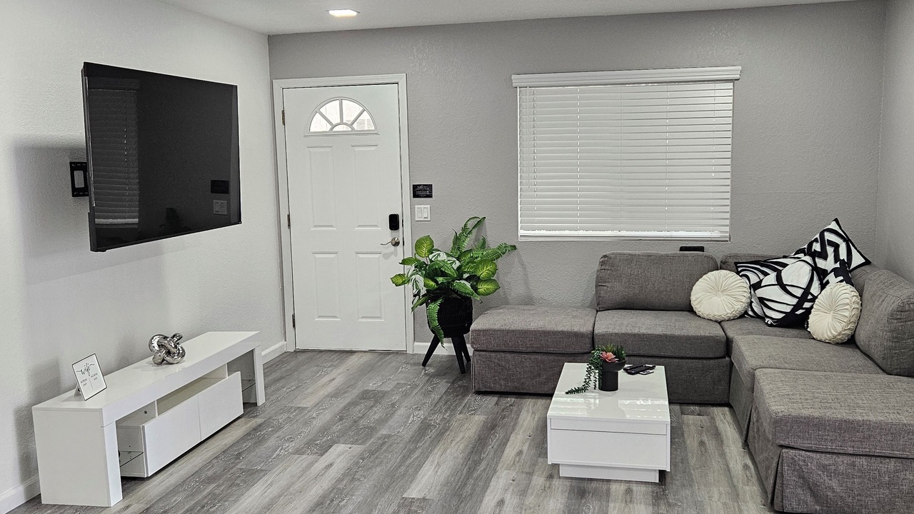 Photo of Livingroom in Wilbur Springs