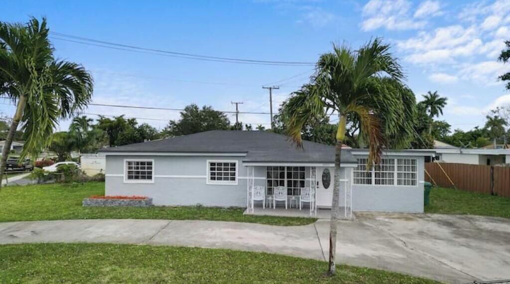 Photo of Outdoor in Lauderhill