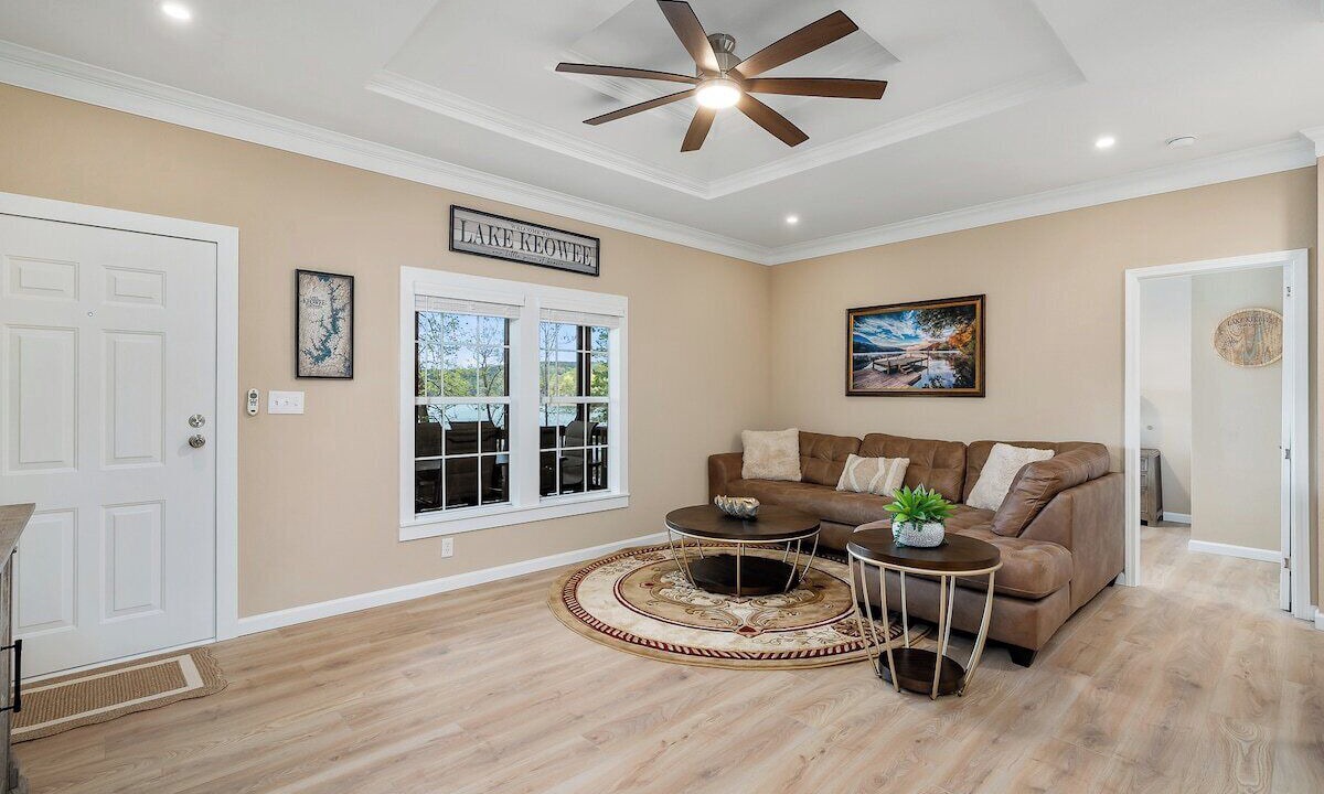 Photo of Livingroom in Six Mile