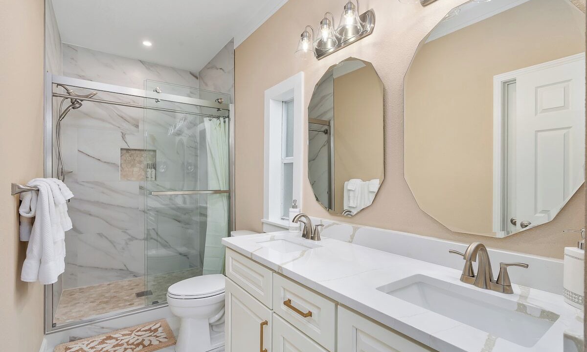 Photo of Bathroom in Six Mile