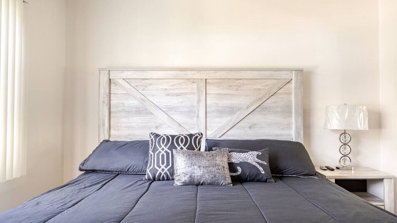 Photo of Bedroom in Burbank