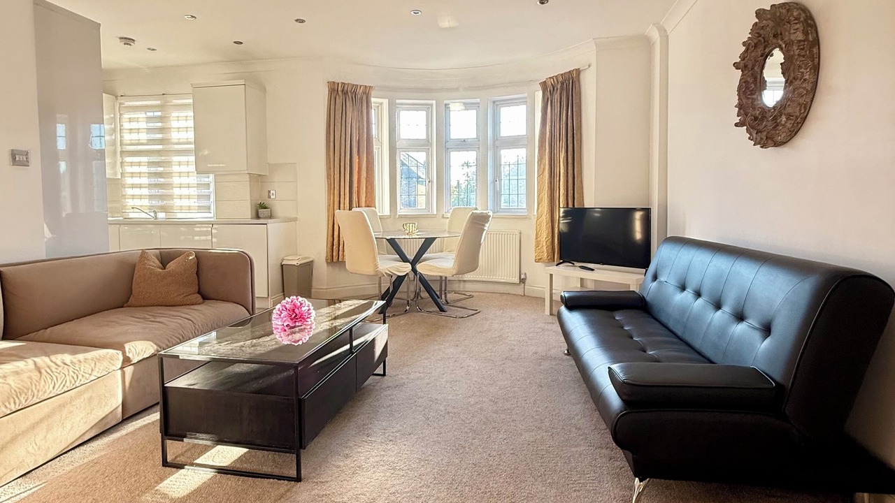 Photo of Livingroom in Edgware