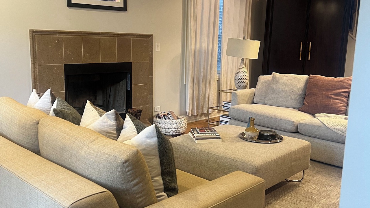 Photo of Livingroom in West Town