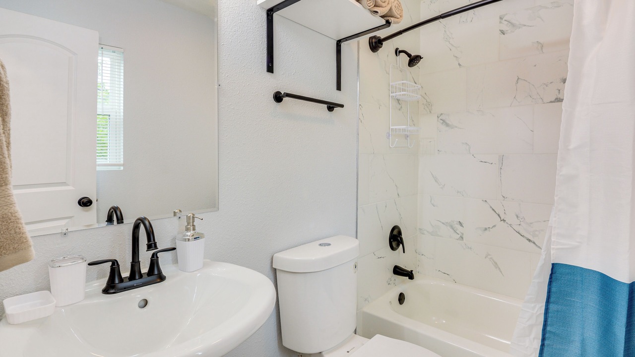 Photo of Bathroom in Lamar