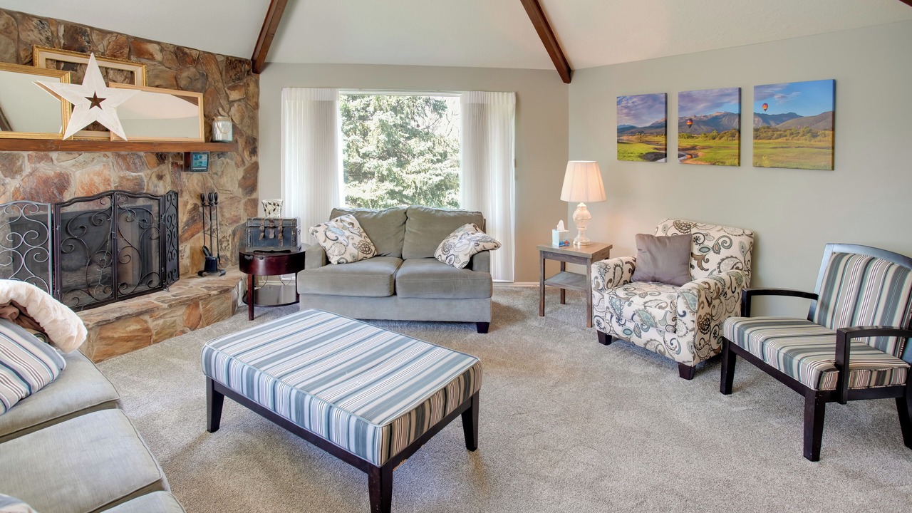 Photo of Livingroom in South Weber