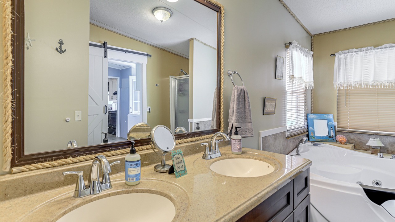 Photo of Bathroom in The Point