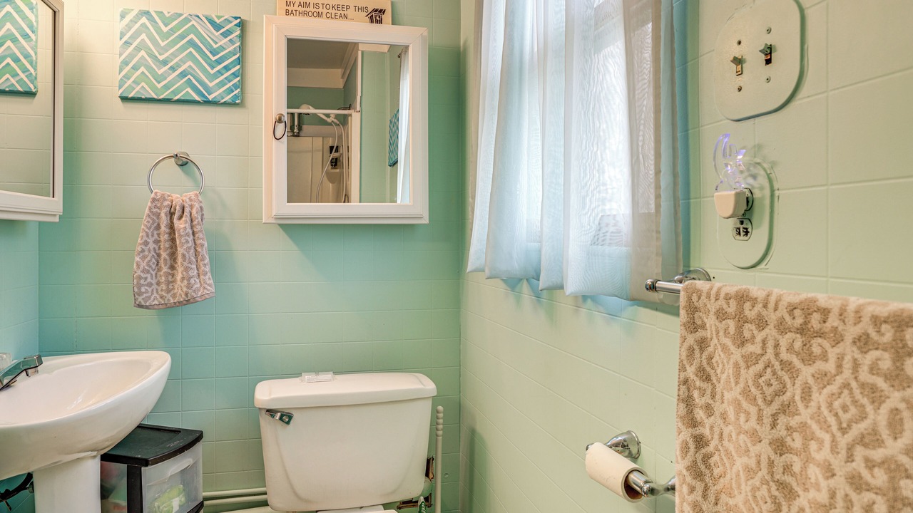 Photo of Bathroom in Evart