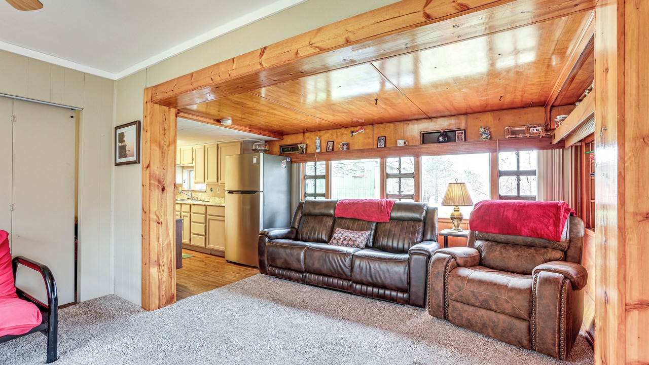 Photo of Livingroom in Evart