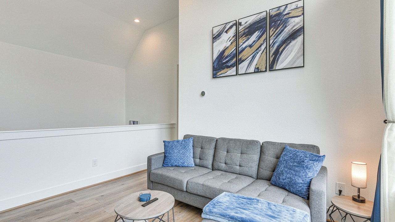 Photo of Livingroom in OST - South Union