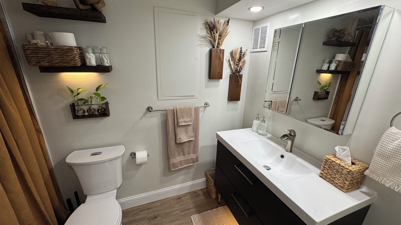 Photo of Bathroom in Suitland