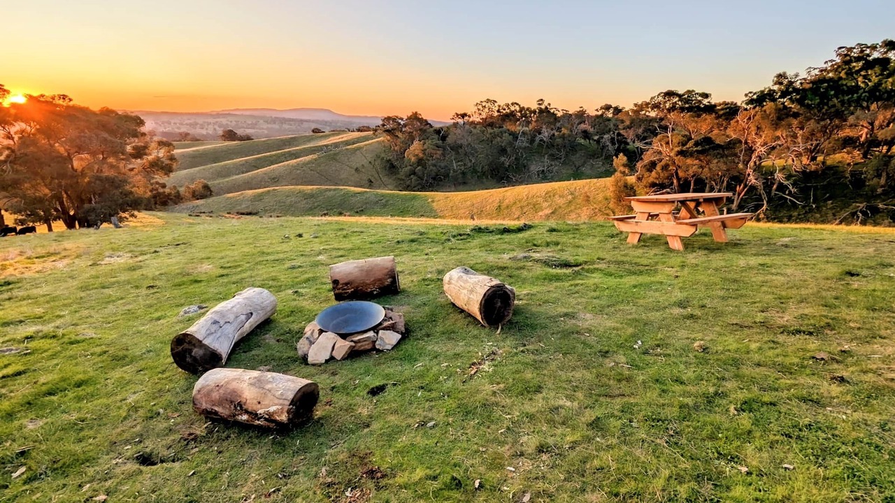 Photo of Others in Metcalfe