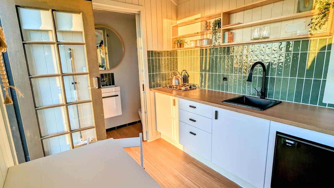 Photo of Others in Metcalfe