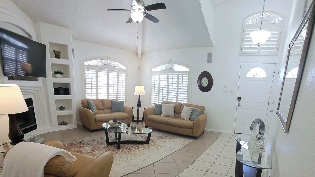 Photo of Livingroom in Horizon City
