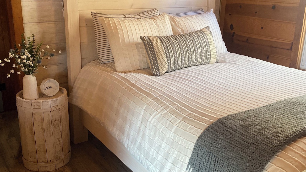 Photo of Bedroom in Tors Cove