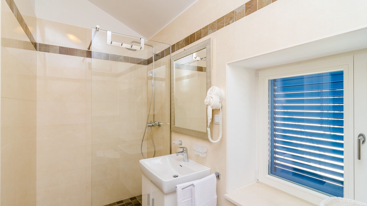 Photo of Bathroom in Brsecine