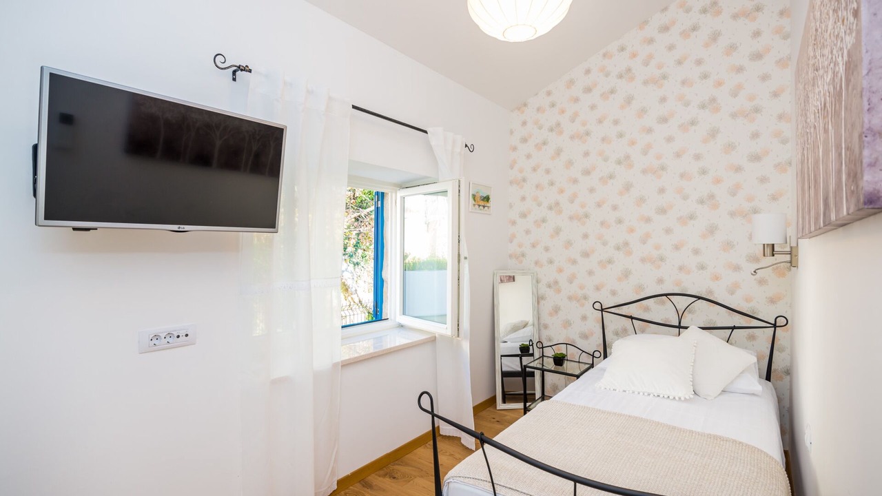 Photo of Bedroom in Brsecine