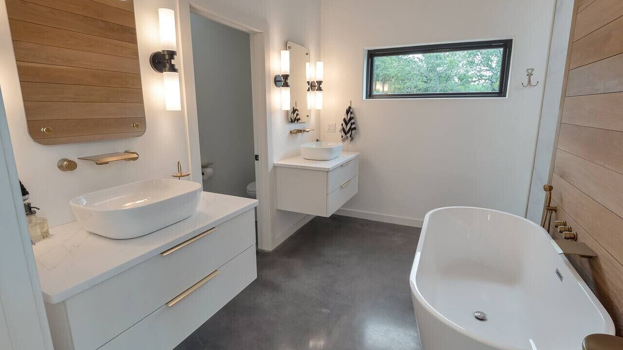 Photo of Bathroom in Crowder