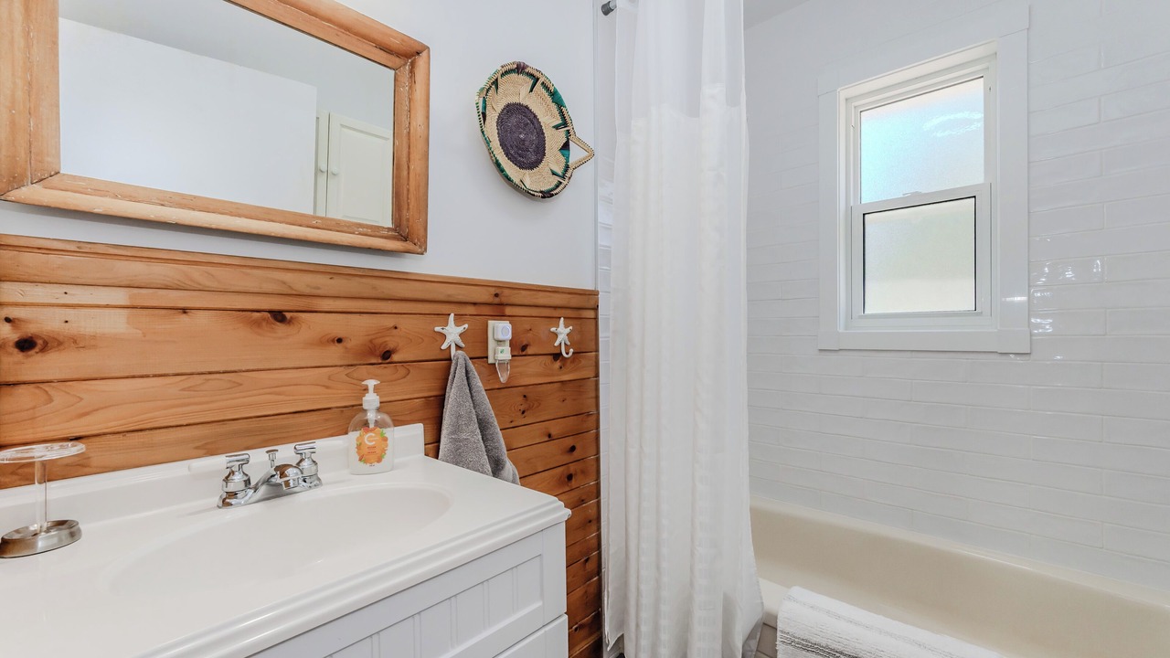 Photo of Bathroom in Tobermory