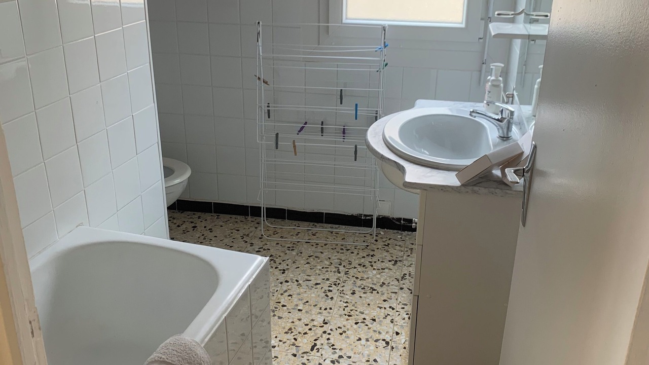 Photo of Bathroom in Roquefort-des-Corbieres