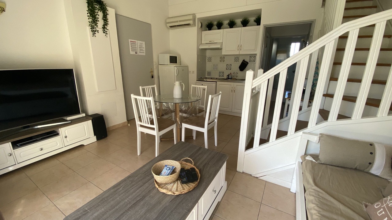 Photo of Livingroom in Mouries