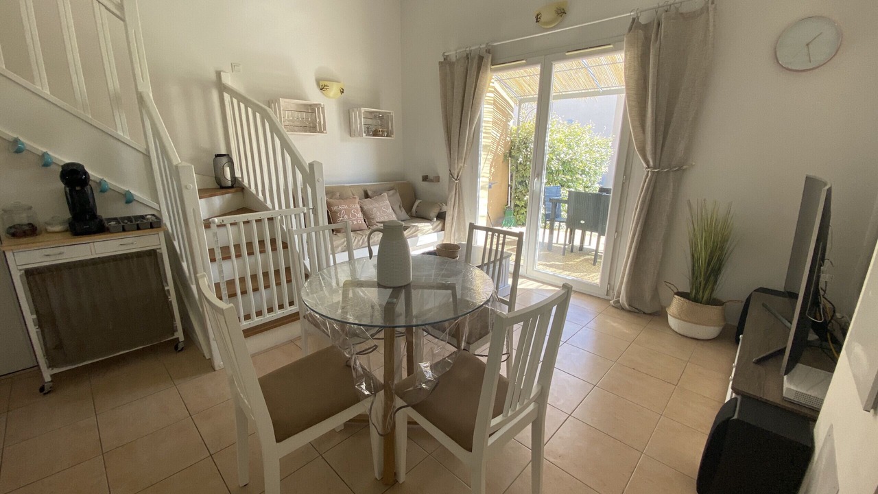 Photo of Livingroom in Mouries