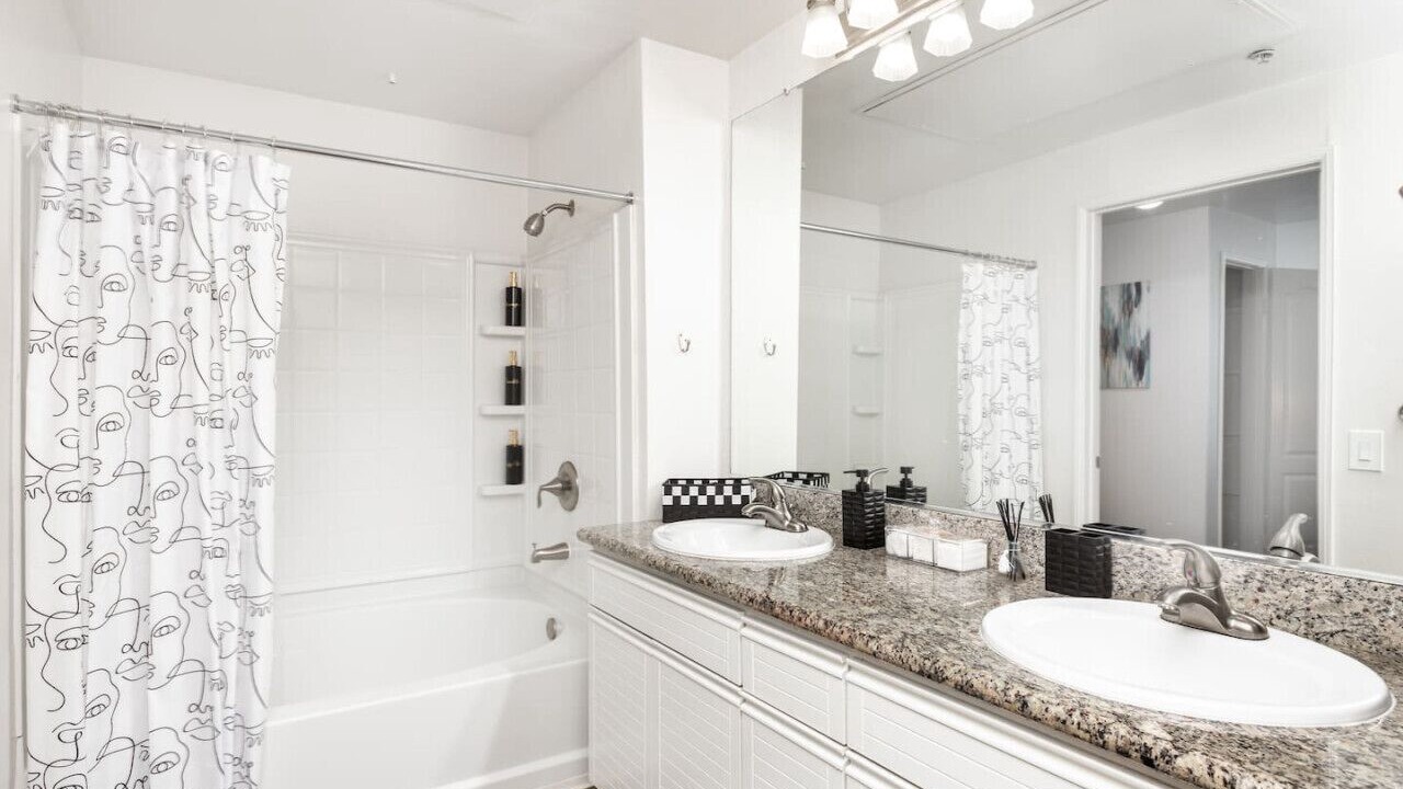 Photo of Bathroom in Del Rey