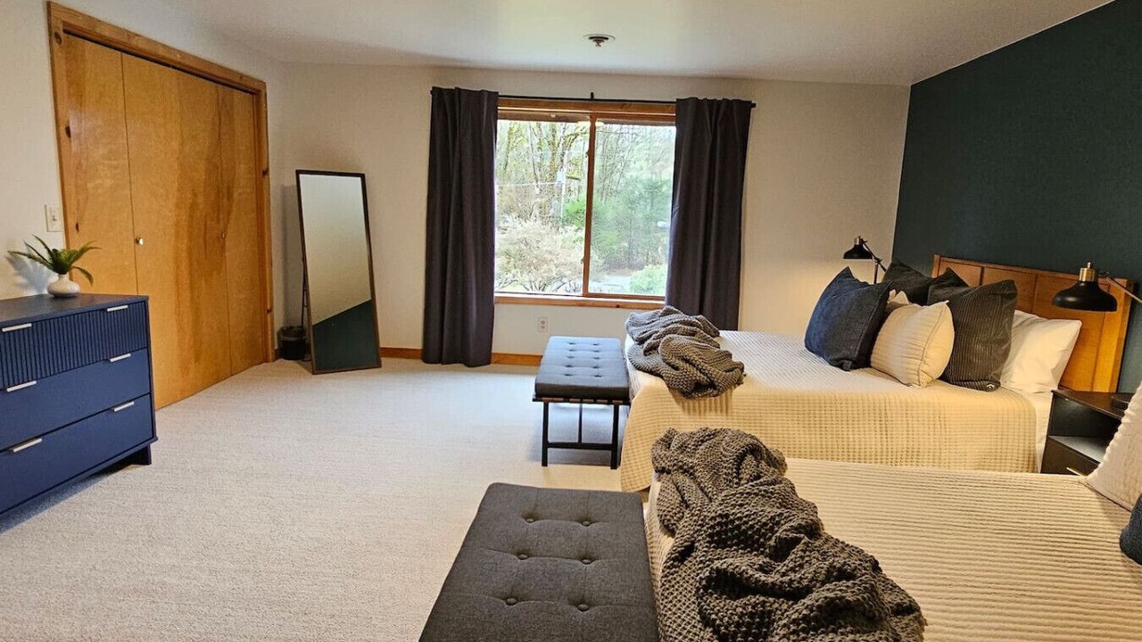 Photo of Bedroom in Marblemount