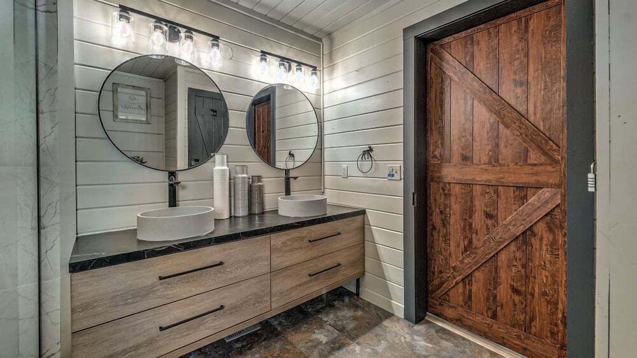 Photo of Bathroom in Dial