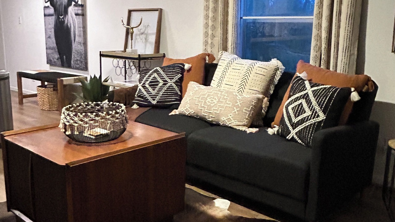 Photo of Livingroom in Prairie Lea