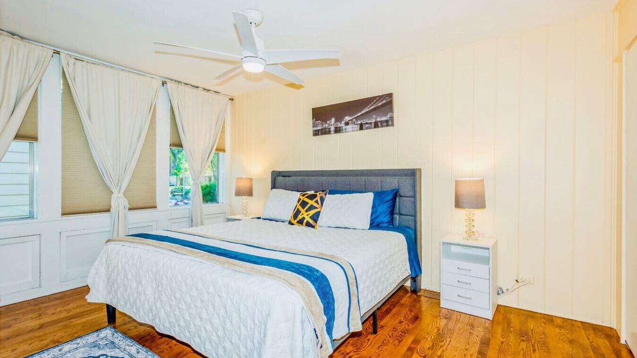 Photo of Bedroom in Elmhurst