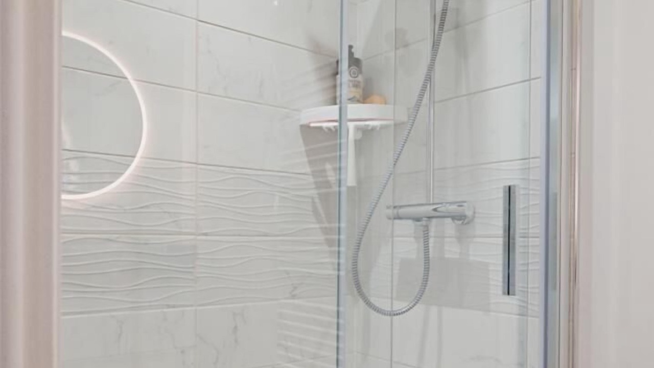 Photo of Bathroom in Isneauville