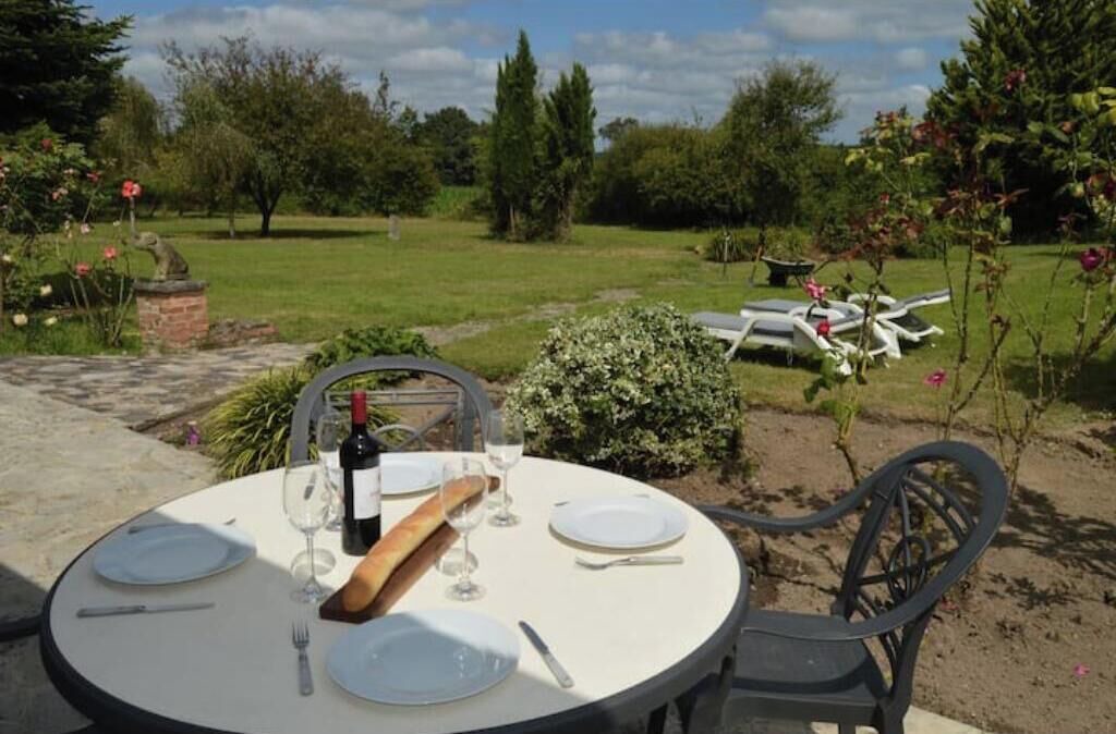 Photo of Outdoor in Saint-Aubin-des-Chateaux